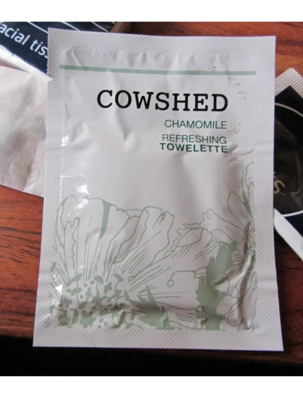 united airlines 15 piece business first travel dop kit cowshed (W6559)